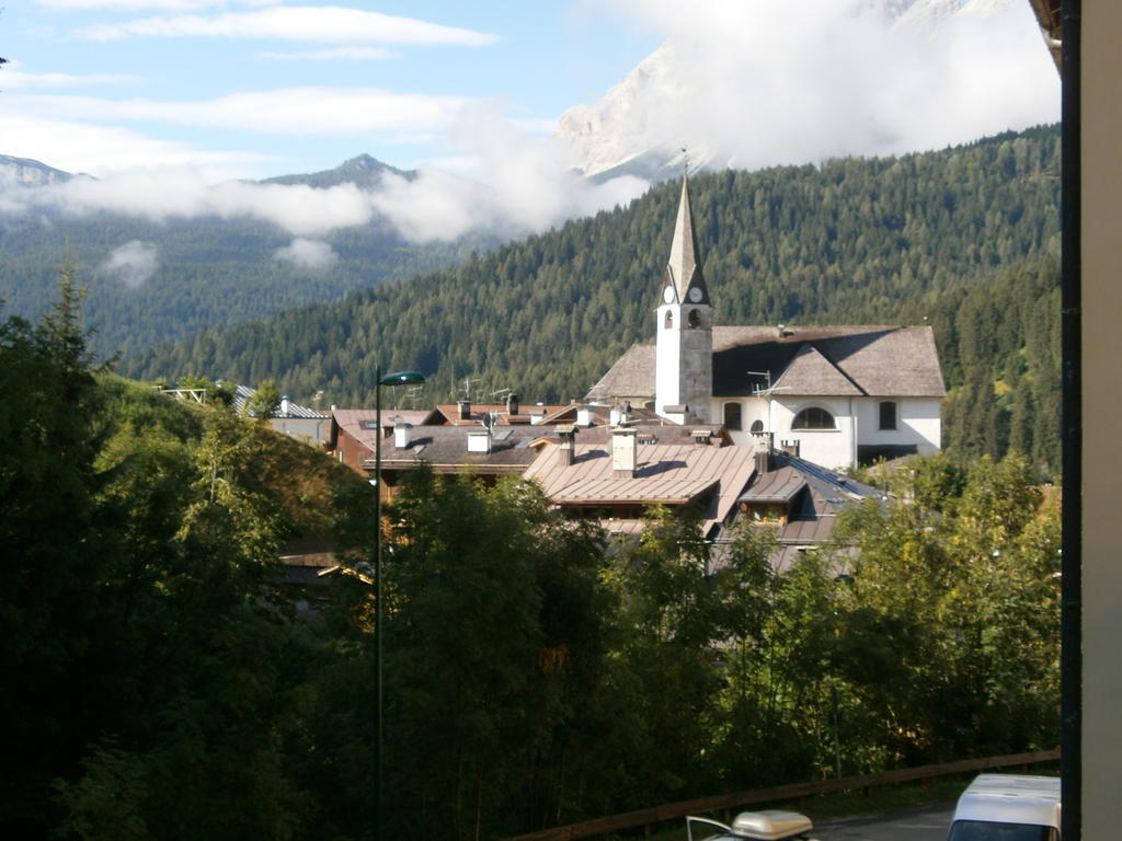 Casa Montana S. Maddalena Hotell San Vito di Cadore Exteriör bild