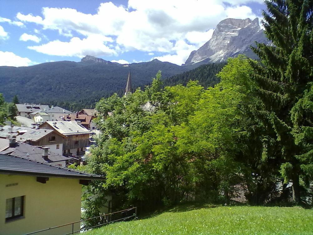 Casa Montana S. Maddalena Hotell San Vito di Cadore Exteriör bild
